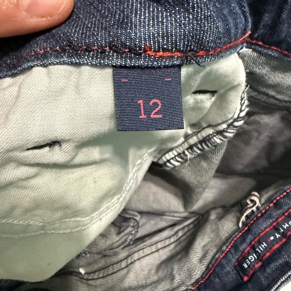 Tommy Hilfiger Blue Jean Shorts Classic Style
Size 12 - Picture 8 of 8